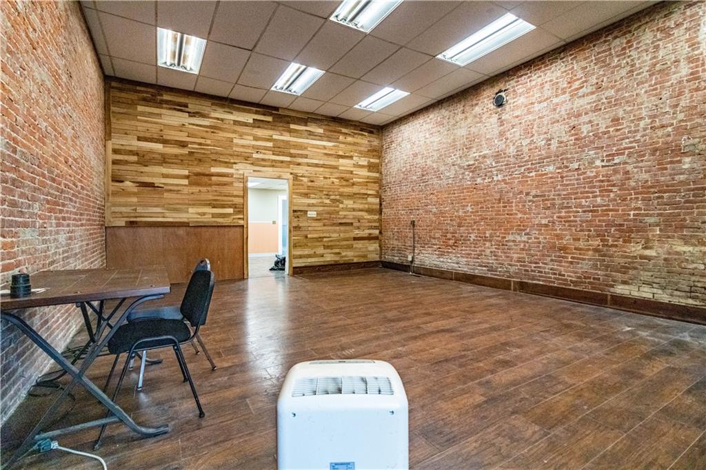 109 S Main Street Property Photo 15