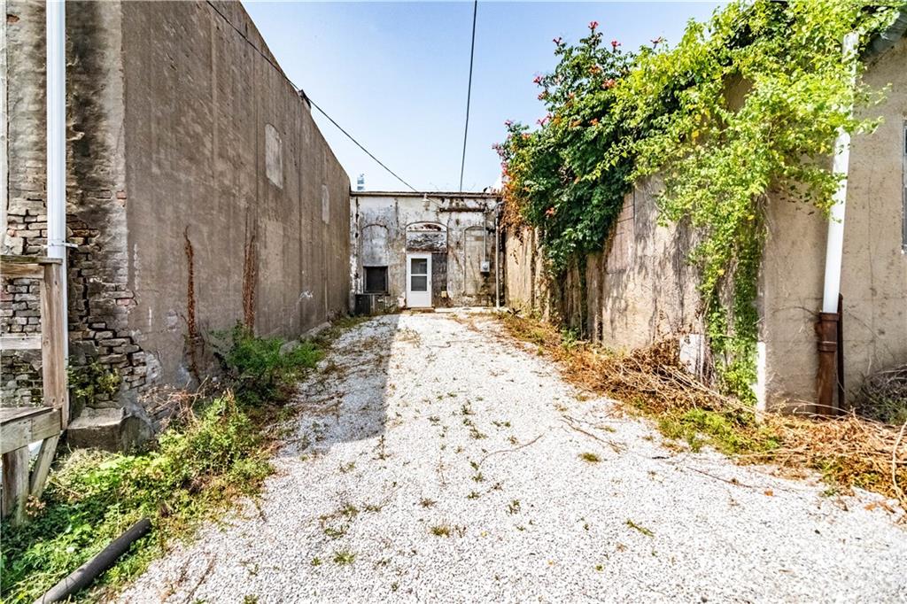 109 S Main Street Property Photo 16