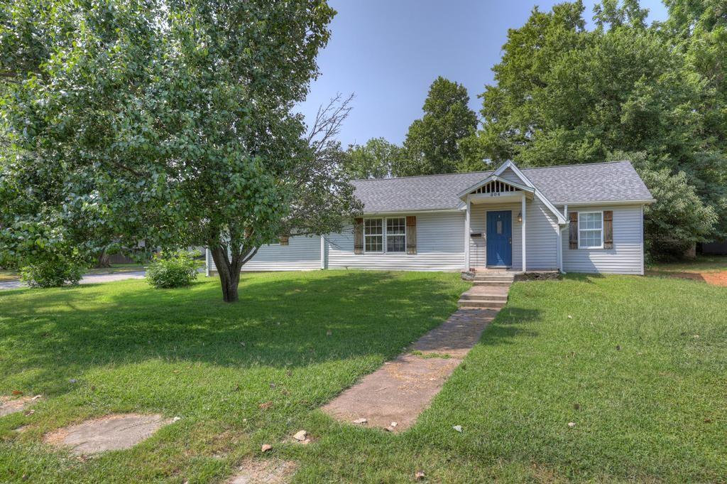 504 E 6th Street Property Photo 5