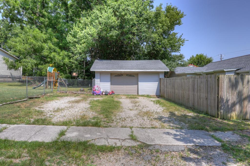 504 E 6th Street Property Photo 27