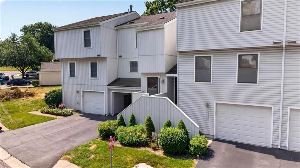 8645 W 108th Place Property Photo 1
