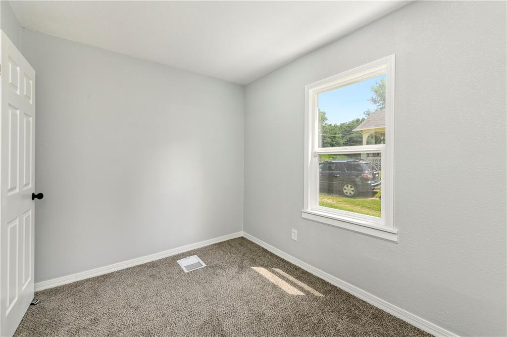 826 S Cottage Street Property Photo 17