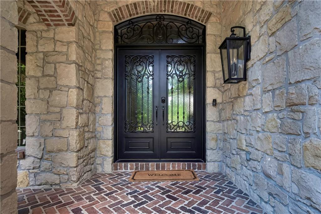 13908 Howe Drive Property Photo 9