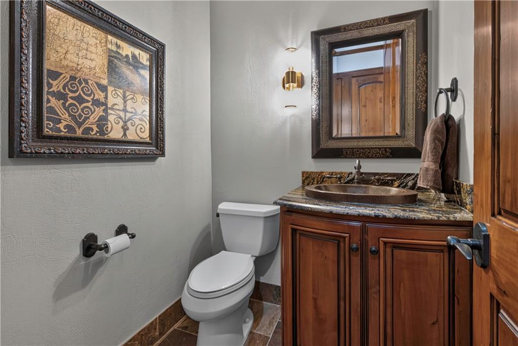 13908 Howe Drive Property Photo 25