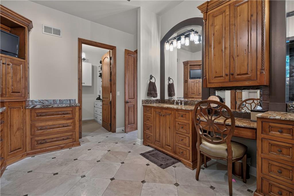 13908 Howe Drive Property Photo 31