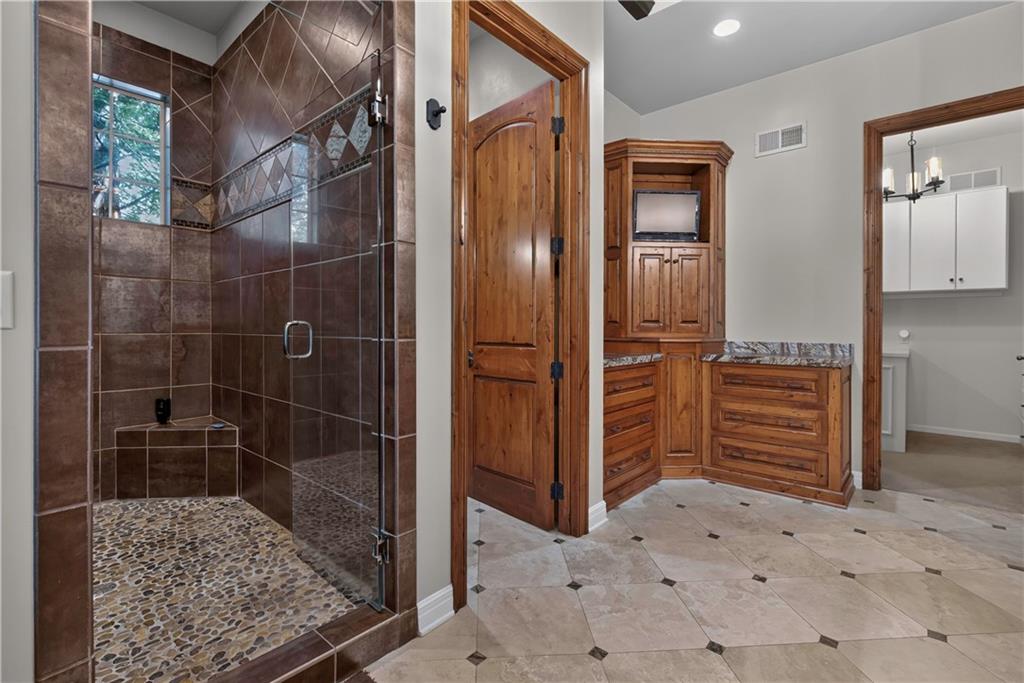 13908 Howe Drive Property Photo 32