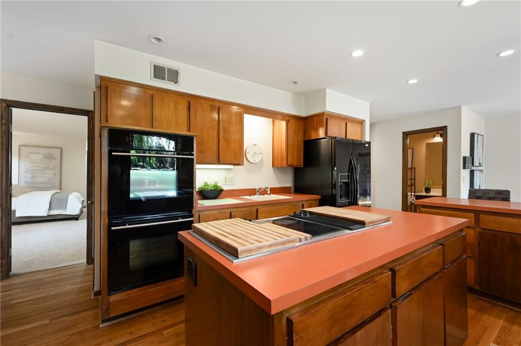 9964 Hemlock Drive Property Photo 13
