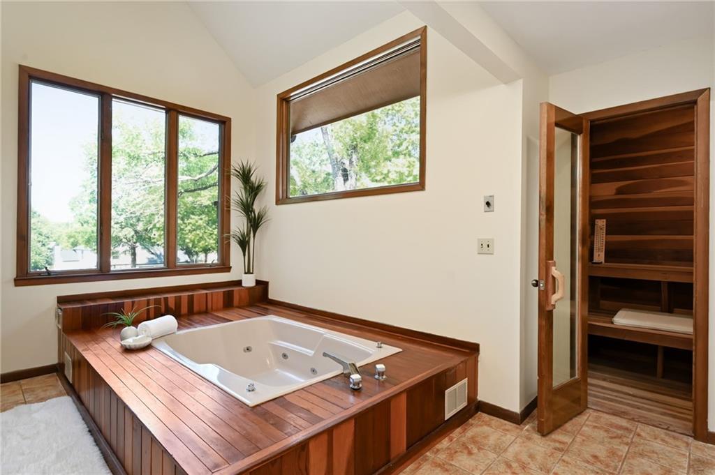 9964 Hemlock Drive Property Photo 18