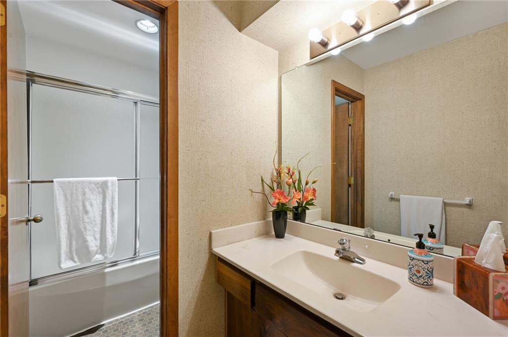 9964 Hemlock Drive Property Photo 27