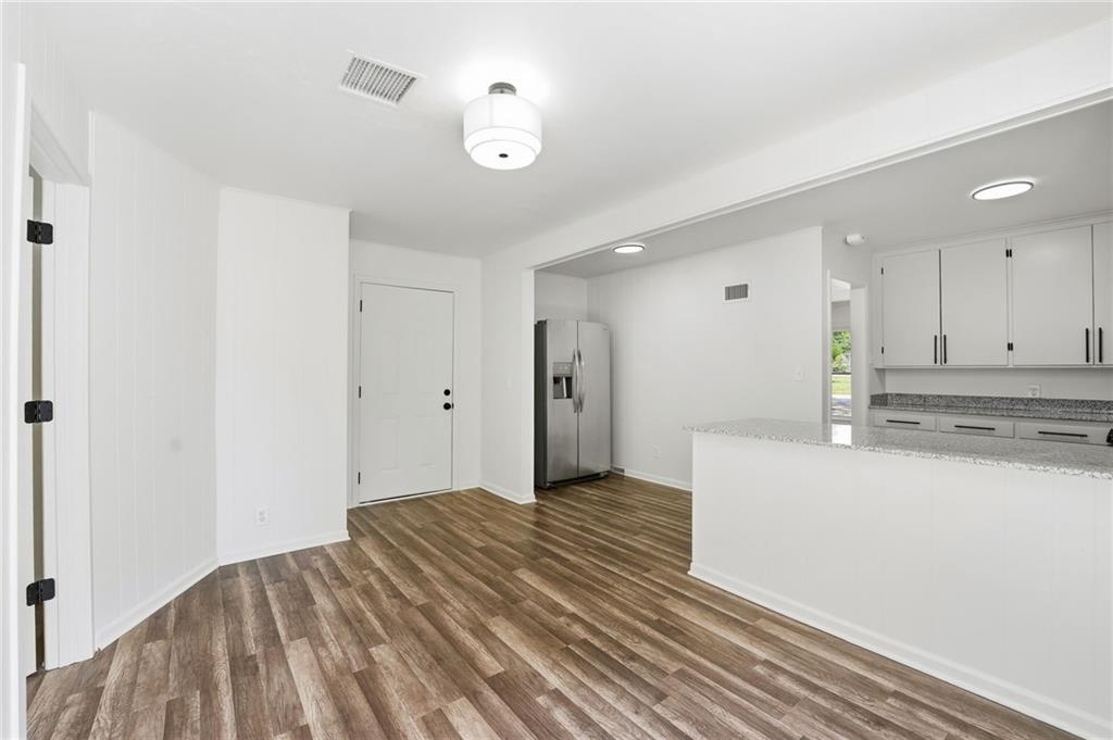 711 W 84th Street Property Photo 18