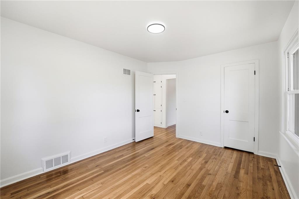 711 W 84th Street Property Photo 26