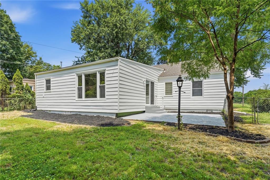 711 W 84th Street Property Photo 33