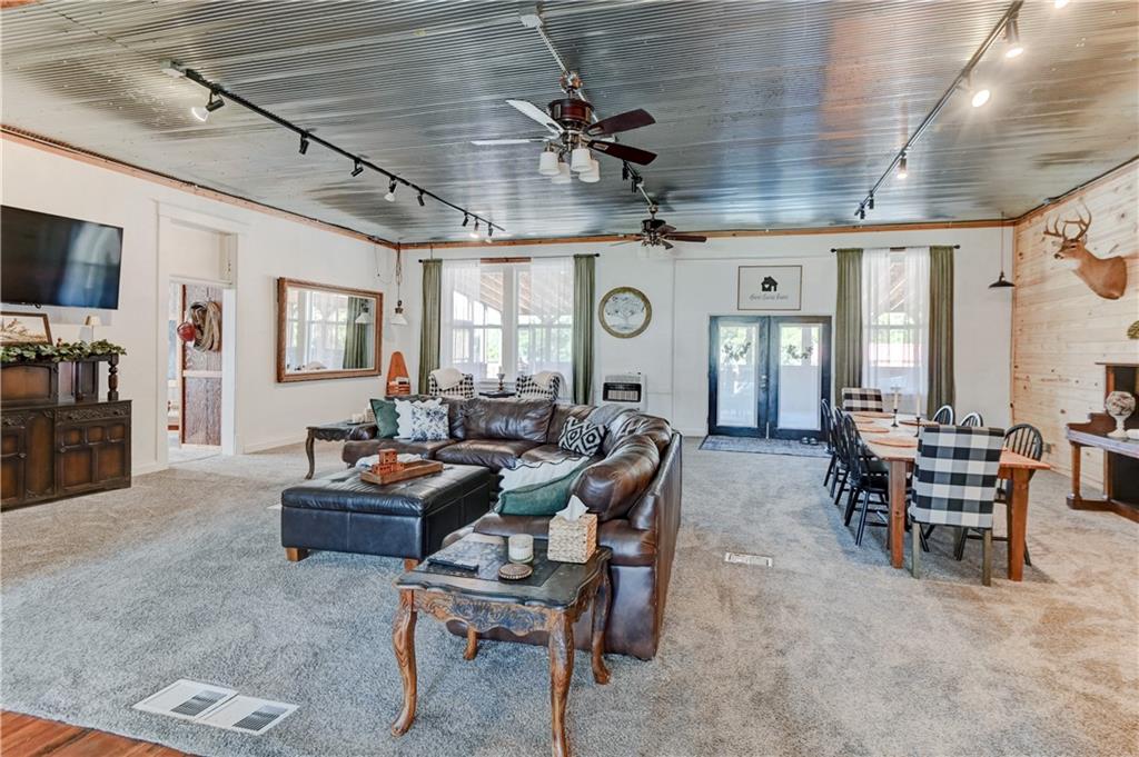 402 Rulo Street Property Photo 11