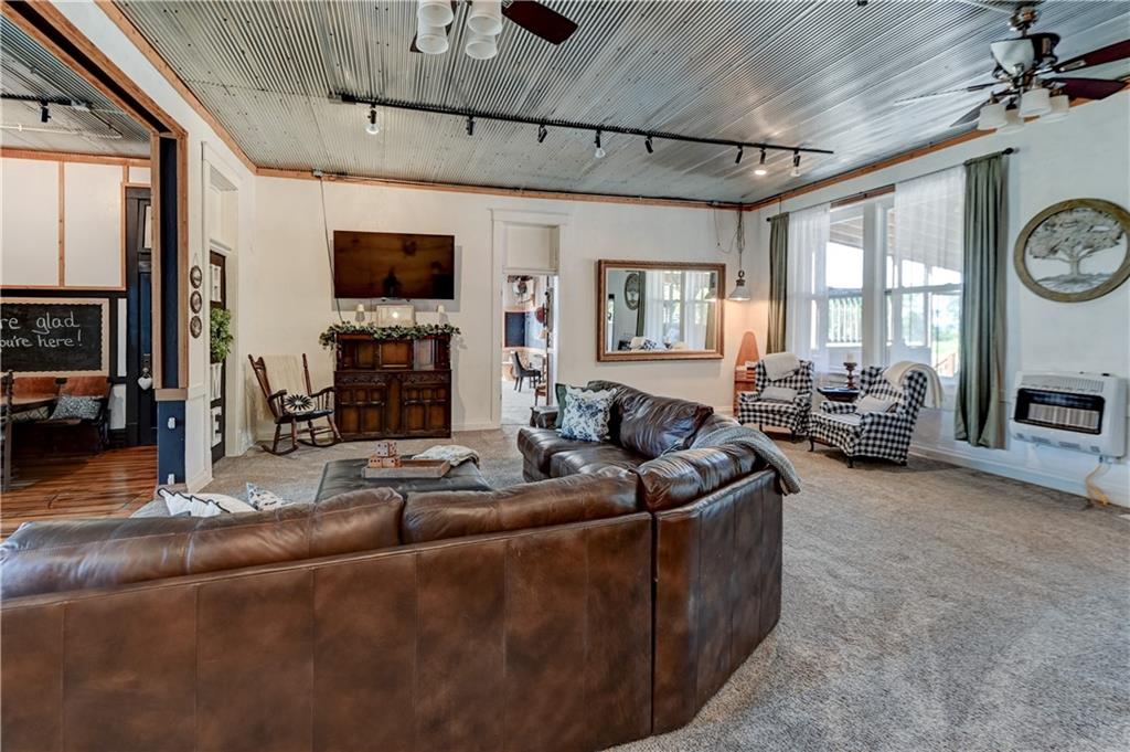 402 Rulo Street Property Photo 18