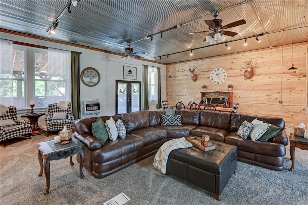 402 Rulo Street Property Photo 20