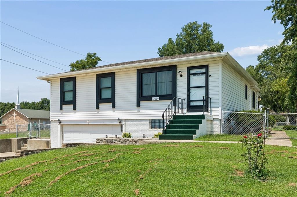 17914 N Whitney Road Property Photo 3