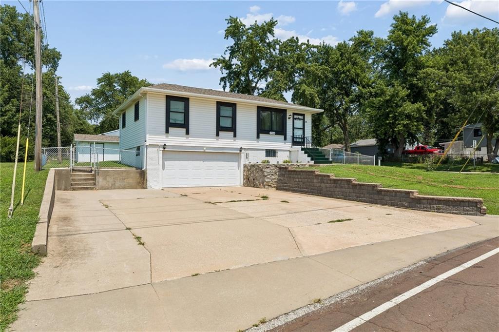 17914 N Whitney Road Property Photo 4