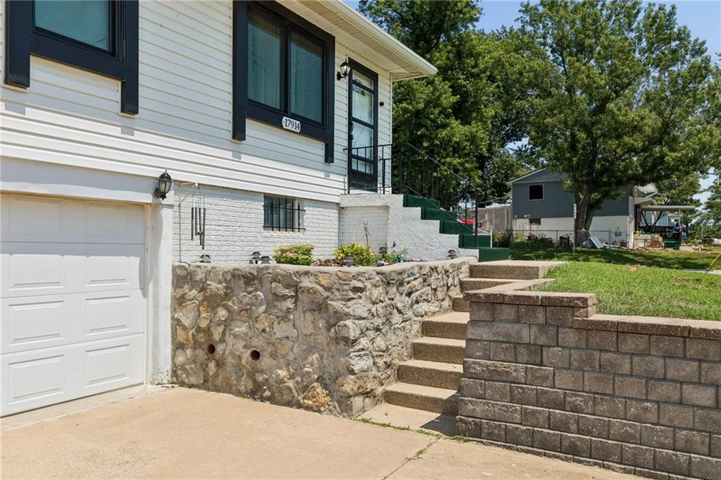 17914 N Whitney Road Property Photo 5