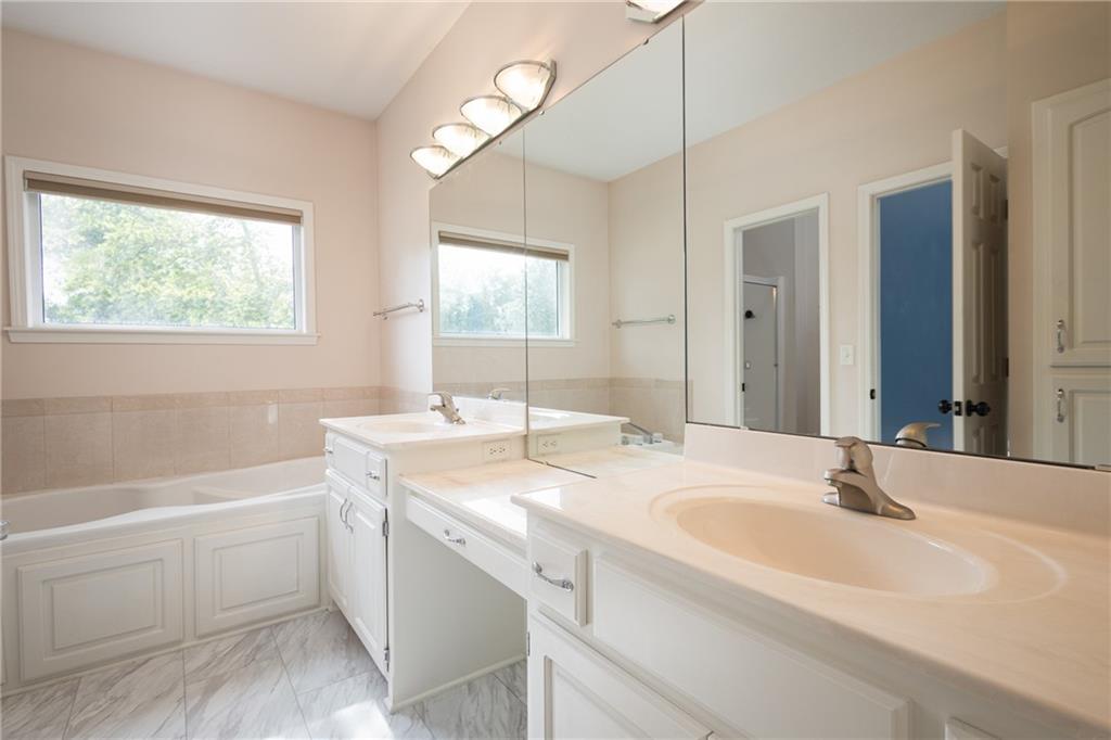 909 S Ann Street Property Photo 32