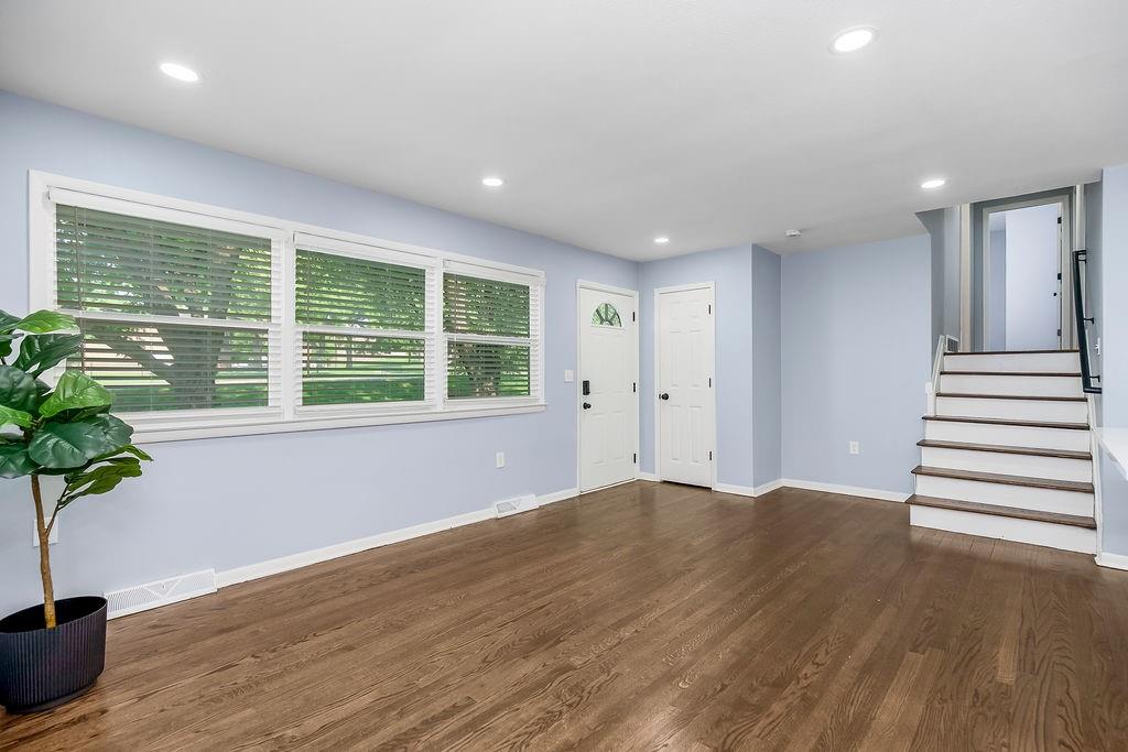 7733 Mission Road Property Photo 4