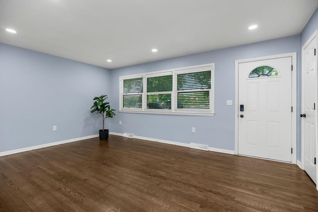 7733 Mission Road Property Photo 5