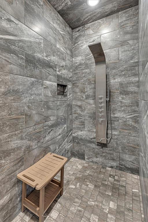 8944 Southpoint Drive Property Photo 19