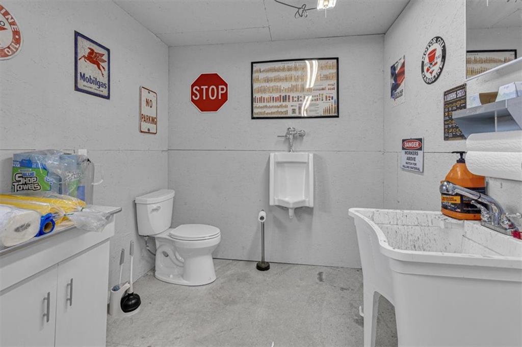 8944 Southpoint Drive Property Photo 32