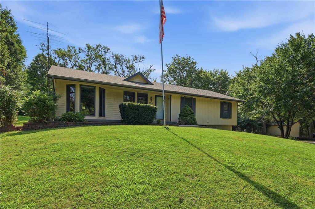 3901 Ne Hill Haven Road Property Photo 5