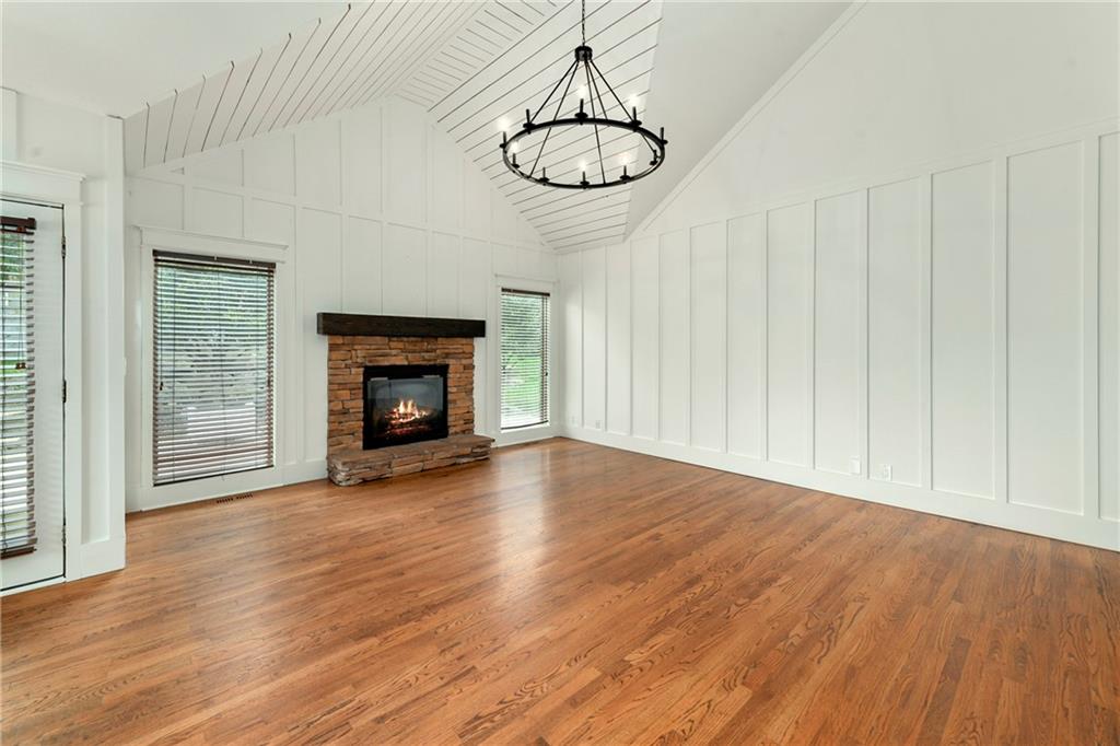 1007 Burr Oak Lane Property Photo 6