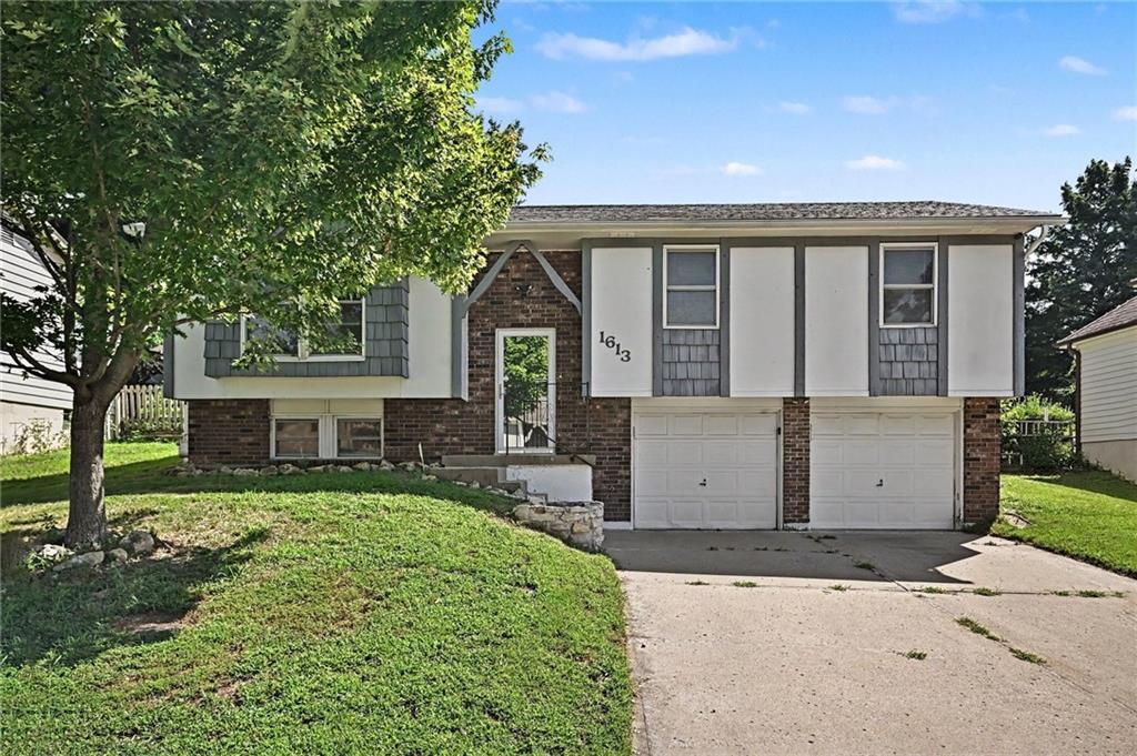 1613 N Glen Ellyn Street Property Photo 1