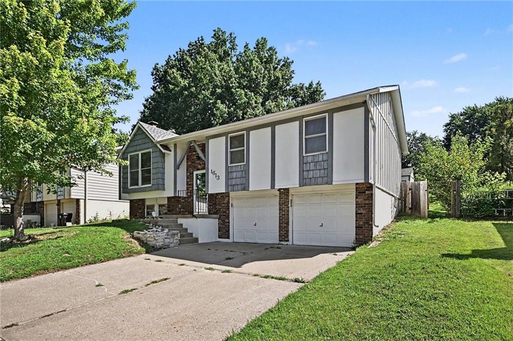 1613 N Glen Ellyn Street Property Photo 2