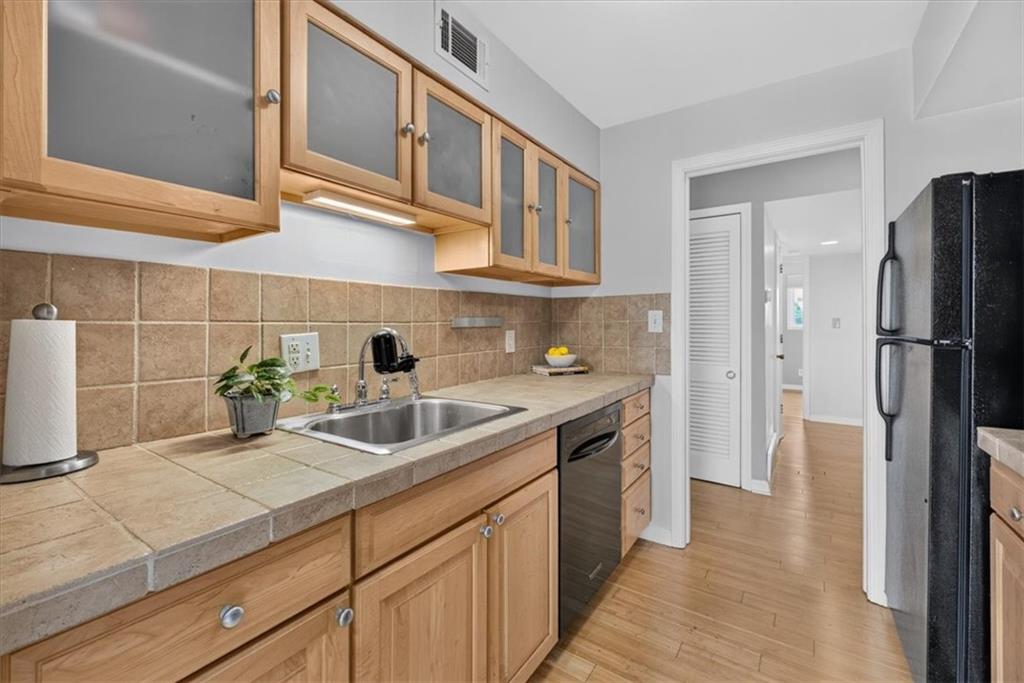 5019 Walnut Street Property Photo 23