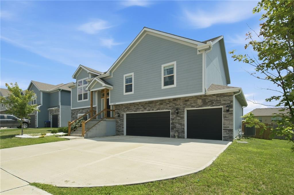 16029 Craig Street Property Photo 1