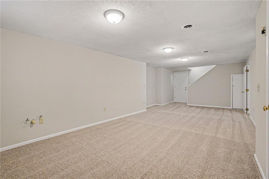 4905 Nw 67th Street Property Photo 25