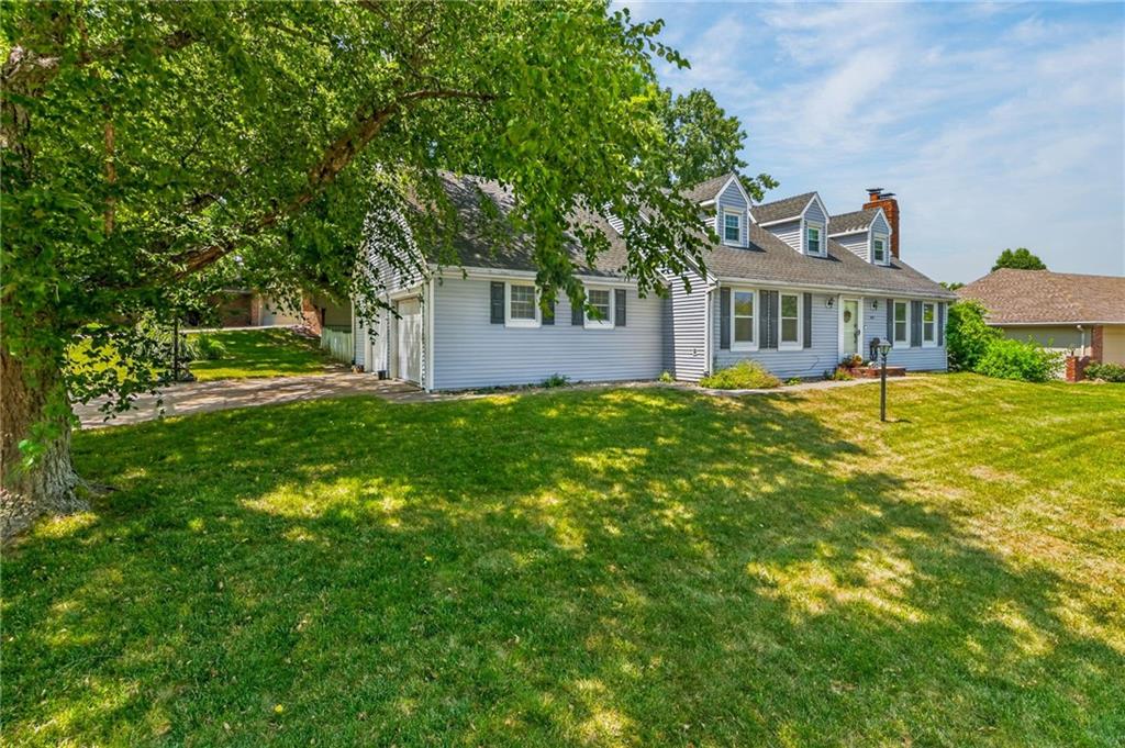 602 Greenbriar Terrace Property Photo 3