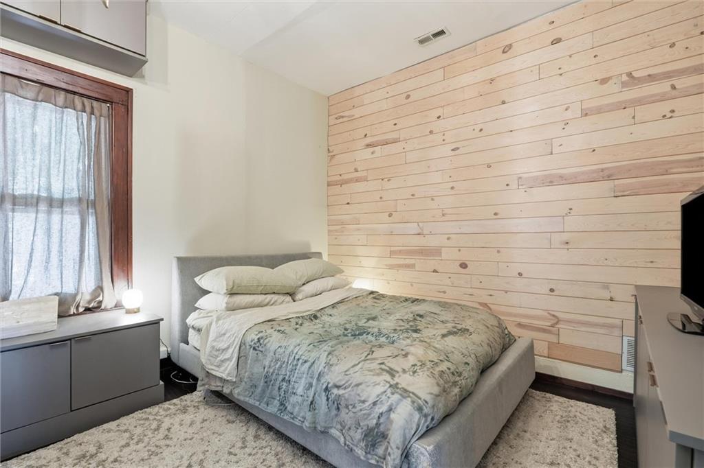 245 Illinois Street Property Photo 19