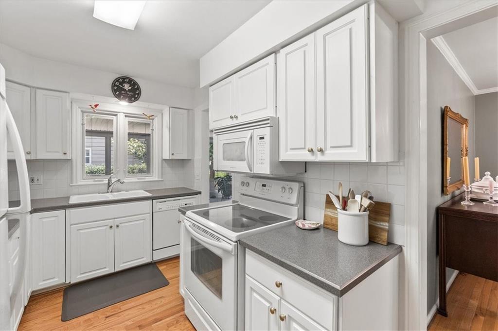 8611 Belleview Avenue Property Photo 17