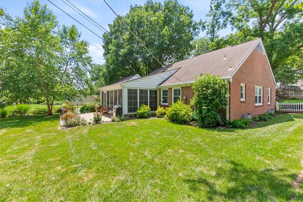 8611 Belleview Avenue Property Photo 38