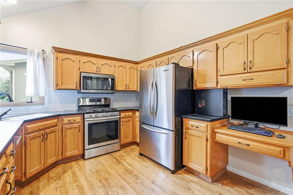 8707 N Mcdonald Avenue Property Photo 6