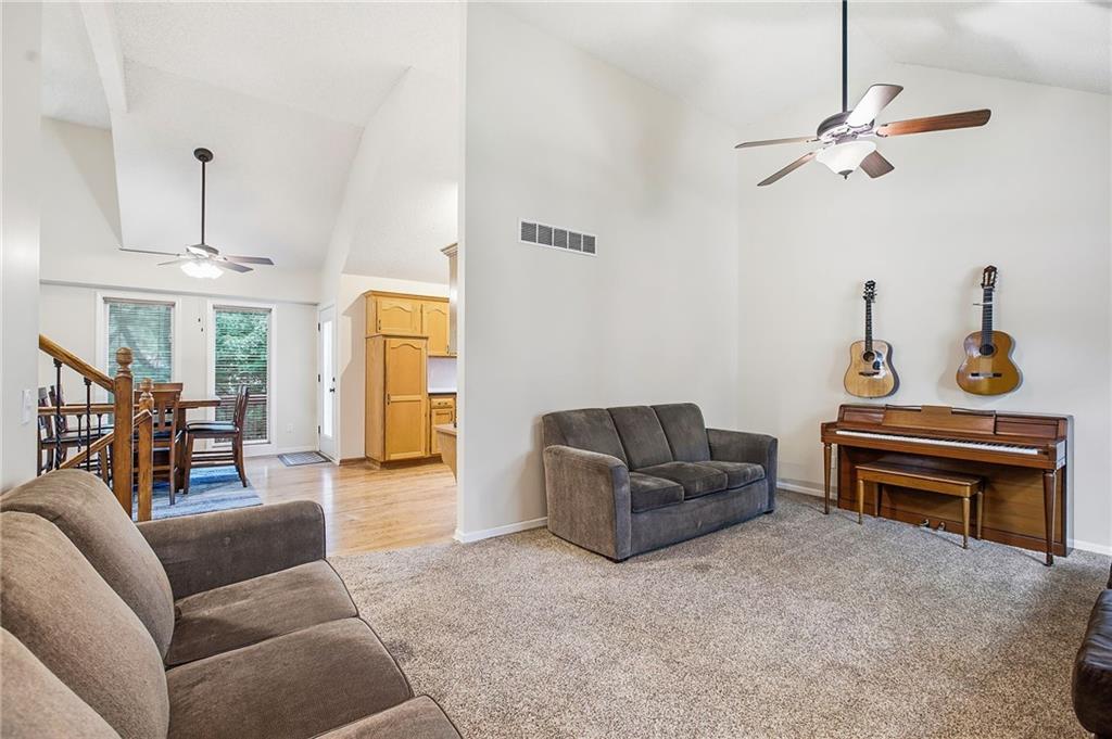 8707 N Mcdonald Avenue Property Photo 14