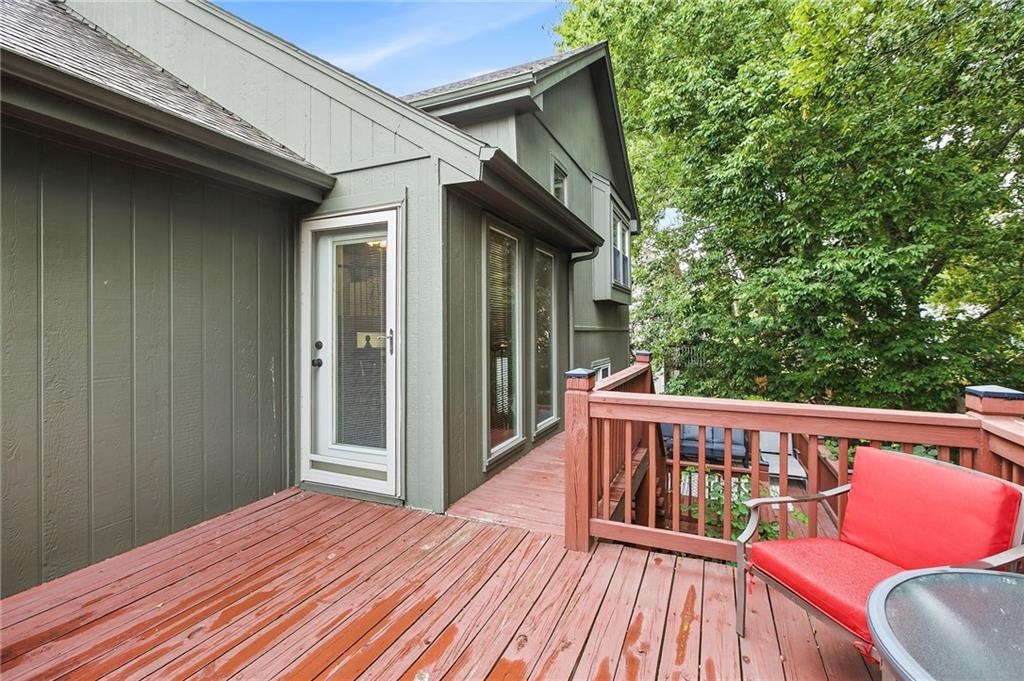 8707 N Mcdonald Avenue Property Photo 25