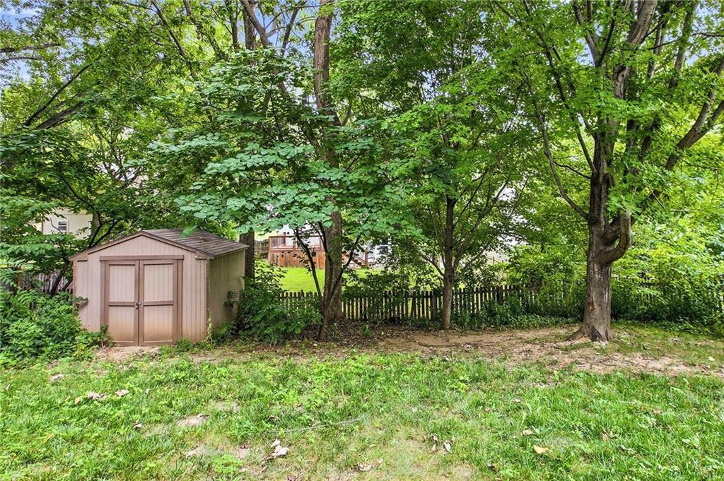 8707 N Mcdonald Avenue Property Photo 29