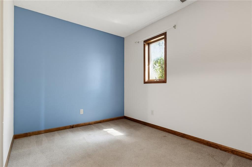 206 Ridgeway Street Property Photo 28