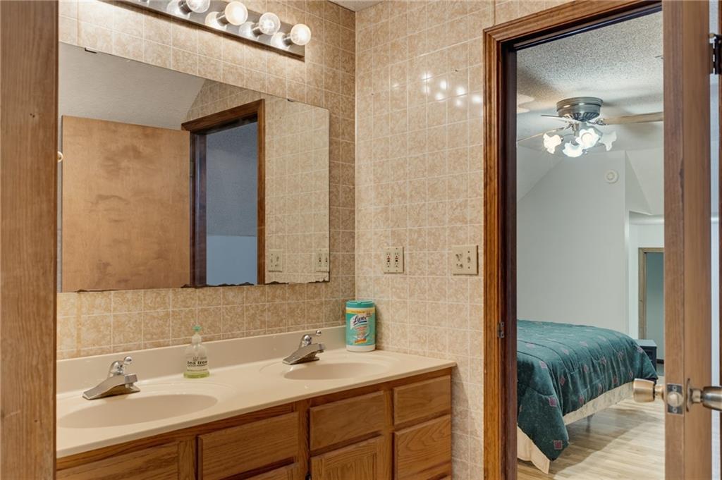 206 Ridgeway Street Property Photo 33