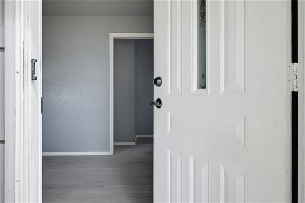 2700 Meadowlark Lane Property Photo 3