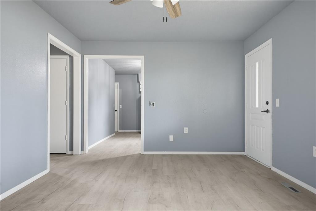 2700 Meadowlark Lane Property Photo 5