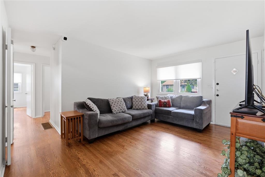 4009 S Spring Street Property Photo 5