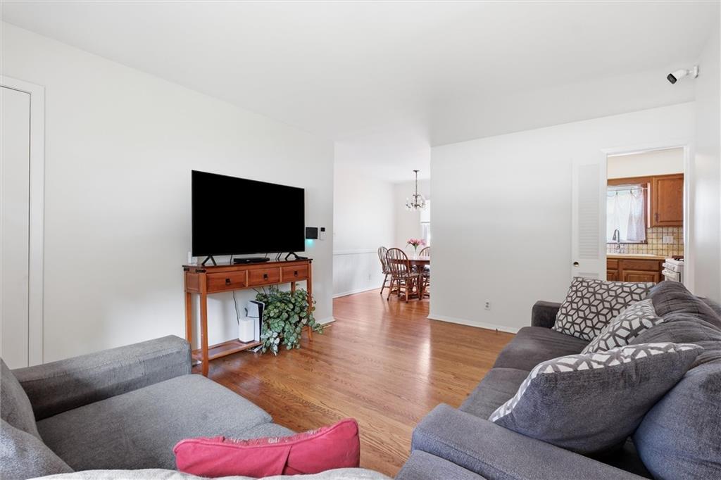 4009 S Spring Street Property Photo 7