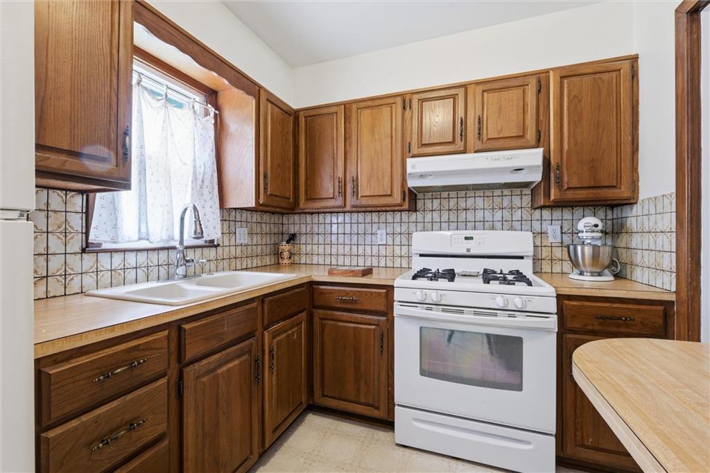 4009 S Spring Street Property Photo 9