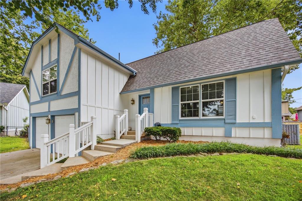 1300 S Apache Court Property Photo 3